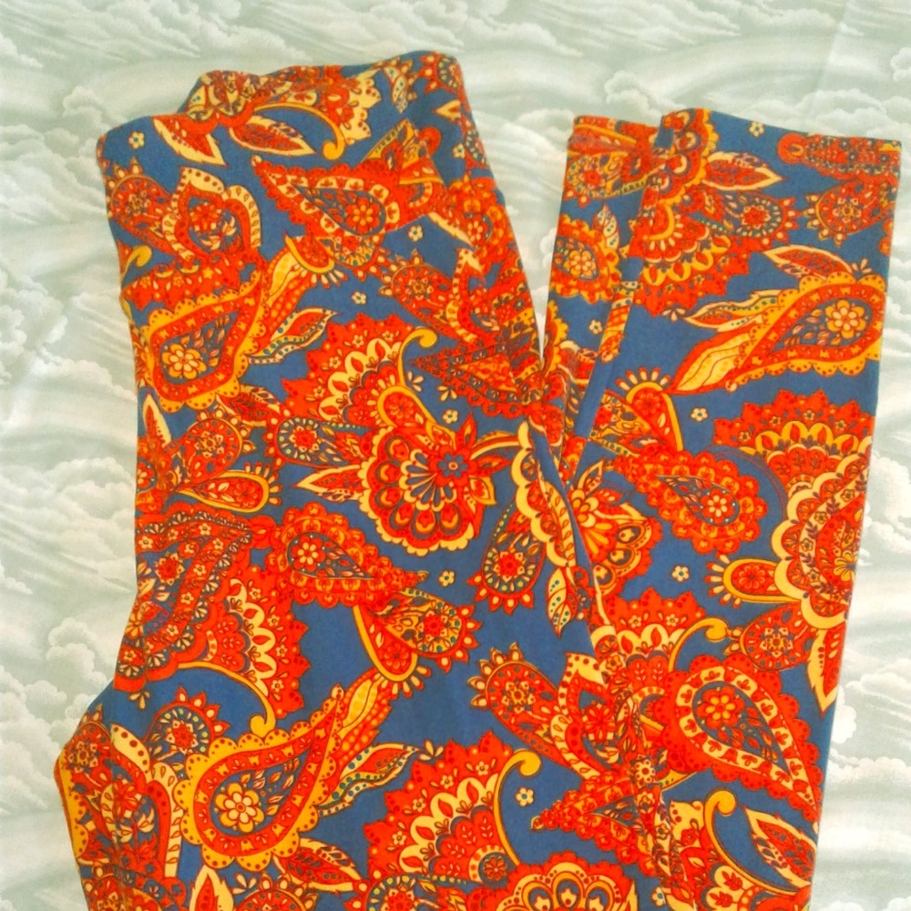 NWOT LuLaRoe  "Tall and Curvy" Leggings